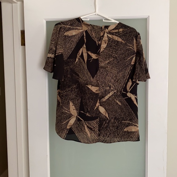 Very nice blouse bought on impulse never worn - Picture 2 of 2